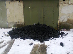 Уголек в мешки и в яму, зима однако. (3420 просмотров) <a class='original' href='./download/file.php?id=35961&mode=view' target=_blank>Загрузить оригинал (266.02 КБ)</a>