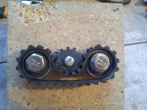 Первая проба гусеницы (3339 просмотров) <a class='original' href='./download/file.php?id=3642&mode=view' target=_blank>Загрузить оригинал (40.63 КБ)</a>