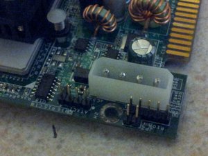 у нее простой компьютерный разъем плюс 5v плюс 12v (5155 просмотров) <a class='original' href='./download/file.php?id=36873&mode=view' target=_blank>Загрузить оригинал (176.52 КБ)</a>