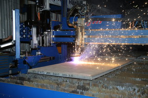 Смотрите на положение плиты, 50мм, прожгли всего на 30мм за 15 секунд, длина 1060мм, искры обратно вылетают. (3838 просмотров) <a class='original' href='./download/file.php?id=36918&mode=view' target=_blank>Загрузить оригинал (10.62 МБ)</a>