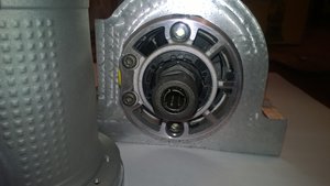 Ребра идут только в месте крепления подшипника. Он на них висит. (3857 просмотров) <a class='original' href='./download/file.php?id=37320&mode=view' target=_blank>Загрузить оригинал (1.97 МБ)</a>