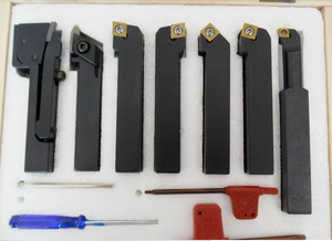 nabor tokarnykh reztsov po metallu optimum 7 sht 12kh12 mm so smennymi plastinami.png (3017 просмотров) <a class='original' href='./download/file.php?id=39120&mode=view' target=_blank>Загрузить оригинал (541.16 КБ)</a>