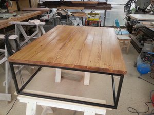 Стол. Знакомые очень щепетильные в плане цвета, формы, размеров (5882 просмотра) <a class='original' href='./download/file.php?id=39375&mode=view' target=_blank>Загрузить оригинал (163.81 КБ)</a>