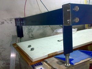 Так будут выглядеть . регулируемые ножки. <br />еще будет площадка приварена с отверстиями . чтоб можно было фиксировать на столе. (7067 просмотров) <a class='original' href='./download/file.php?id=4037&mode=view' target=_blank>Загрузить оригинал (407.59 КБ)</a>