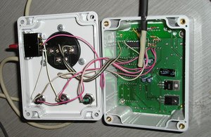 Внутренности пульта.jpg (7874 просмотра) <a class='original' href='./download/file.php?id=41715&mode=view' target=_blank>Загрузить оригинал (265.66 КБ)</a>