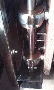 Вместо эбоксидки рекомендую использовать такие штуки, для крепления труб. Хотя конечно понятно что бюджет ограничен, всё таки 25 руб. за 1 штуку.... Но с этими хомутами можешь производить регулировку, путём подложек, а если посадишь на клей, то ппц. (5193 просмотра) <a class='original' href='./download/file.php?id=44600&mode=view' target=_blank>Загрузить оригинал (258.56 КБ)</a>