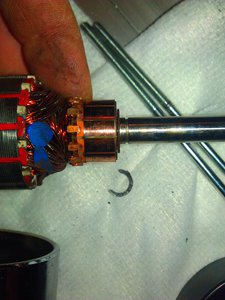 у меня слетело стопорное кольцо. поставил от жигулей за 5р, купил в автомагазине (3306 просмотров) <a class='original' href='./download/file.php?id=46510&mode=view' target=_blank>Загрузить оригинал (1.89 МБ)</a>