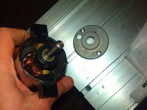 сначала вставляем вал а потом одеваем на него крышку с подшипником (3306 просмотров) <a class='original' href='./download/file.php?id=46516&mode=view' target=_blank>Загрузить оригинал (2.12 МБ)</a>