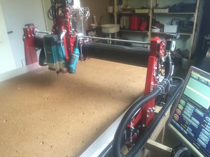 заткнул все дыры в трубах и поролона еще напихал<br />при малых обортах фрезера шум терьпимый, ну а при большых - затычки в уши (3903 просмотра) <a class='original' href='./download/file.php?id=48436&mode=view' target=_blank>Загрузить оригинал (1.95 МБ)</a>