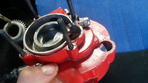 крышка снаружи - всё лишнее придется отпилить (4054 просмотра) <a class='original' href='./download/file.php?id=48534&mode=view' target=_blank>Загрузить оригинал (1.72 МБ)</a>