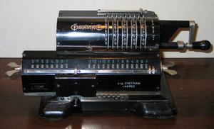 Арифмометр Феликс (4755 просмотров) <a class='original' href='./download/file.php?id=49228&mode=view' target=_blank>Загрузить оригинал (113.94 КБ)</a>