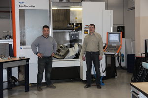 Он справа на фото (7111 просмотров) <a class='original' href='./download/file.php?id=50883&mode=view' target=_blank>Загрузить оригинал (5.33 МБ)</a>