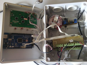 блок управления изнутри (2265 просмотров) <a class='original' href='./download/file.php?id=51286&mode=view' target=_blank>Загрузить оригинал (107.9 КБ)</a>