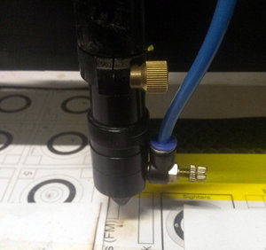 головка, режет толстую ткань. (3809 просмотров) <a class='original' href='./download/file.php?id=53084&mode=view' target=_blank>Загрузить оригинал (300.36 КБ)</a>