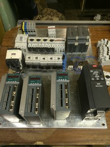 Промежуточный вариант электрики, сейчас всё перерешали... Будем делать специально под неё самодельный ящик. (1973 просмотра) <a class='original' href='./download/file.php?id=53519&mode=view' target=_blank>Загрузить оригинал (1.78 МБ)</a>