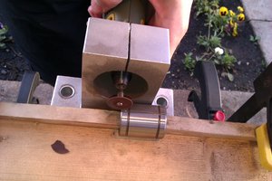 Брусок служил направляющей, не совсем технологично... Но не стрелять же с них) (5470 просмотров) <a class='original' href='./download/file.php?id=54027&mode=view' target=_blank>Загрузить оригинал (793.6 КБ)</a>