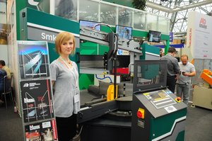 металлообработка девушки 01.JPG (9120 просмотров) <a class='original' href='./download/file.php?id=5692&mode=view' target=_blank>Загрузить оригинал (511.28 КБ)</a>