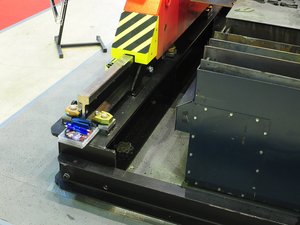 рельсы на плазморезке .JPG (14400 просмотров) <a class='original' href='./download/file.php?id=5702&mode=view' target=_blank>Загрузить оригинал (427.68 КБ)</a>