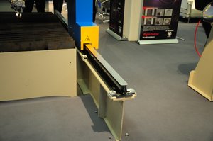 линейный подшипник на плазморезке.JPG (14400 просмотров) <a class='original' href='./download/file.php?id=5712&mode=view' target=_blank>Загрузить оригинал (351.02 КБ)</a>