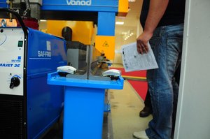 рельс станка плазменной резки.JPG (14400 просмотров) <a class='original' href='./download/file.php?id=5713&mode=view' target=_blank>Загрузить оригинал (340.37 КБ)</a>