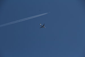 Самолетики... (2818 просмотров) <a class='original' href='./download/file.php?id=58634&mode=view' target=_blank>Загрузить оригинал (4.06 МБ)</a>