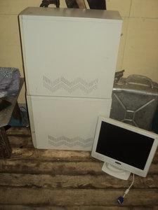 вот монитор, линукс прекрасно помещается, проверено. (2277 просмотров) <a class='original' href='./download/file.php?id=61981&mode=view' target=_blank>Загрузить оригинал (3.62 МБ)</a>