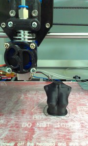 Вот как печатает щас.<br />Скорость 110<br />Сопло вроде 0.3)))<br />Слой 0.1<br />Температура 240/90 (3213 просмотров) <a class='original' href='./download/file.php?id=70138&mode=view' target=_blank>Загрузить оригинал (1 МБ)</a>