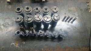 десяток цанг, оправки под метчики для резьбонарезной головки, мелкие цанги для мультипликаторной головки (39986 просмотров) <a class='original' href='./download/file.php?id=73451&mode=view' target=_blank>Загрузить оригинал (3.21 МБ)</a>