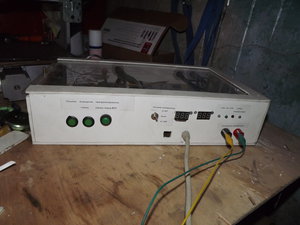 Лицевая панель контроллера - амперметр и вольтметр, контроль питания, внешний дачик измерения инструмента, кнопка программирования контроллера, джойстик есть но не додумался сфотать :( (2664 просмотра) <a class='original' href='./download/file.php?id=74253&mode=view' target=_blank>Загрузить оригинал (3.54 МБ)</a>