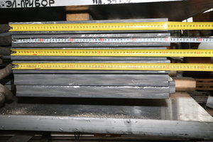 Так мы режем плиты из алюминия, латуни и меди на заготовки. Резка плит производилась на нашем ЧПУ фрезере. Они, заготовки одинаковые, по промеру ±0,1мм, рулетки просто китайские. (25354 просмотра) <a class='original' href='./download/file.php?id=74316&sid=1f661b91cd4f73ae22b88d3c7dcf2dc7&mode=view' target=_blank>Загрузить оригинал (10.02 МБ)</a>