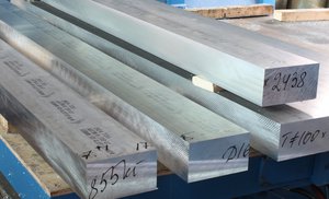 Плита 2024Т851 (типа Д16ЧТ, для инозаказчика авиационный сплав),  ≠100мм порезана для заказчика, АЭРОСТАЙЛ. Также именно этот материал берут на маятник задней подвески  для мотоцикла. (25354 просмотра) <a class='original' href='./download/file.php?id=74318&sid=1f661b91cd4f73ae22b88d3c7dcf2dc7&mode=view' target=_blank>Загрузить оригинал (3.17 МБ)</a>