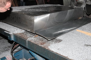 На фото резка-торцовка плиты АМГ6 =280мм, за один установ. Запилы--т.к. плита кривая, пришлось в ручную допиливать последние миллиметры. Подготовка к АРМИЯ-2015 (5418 просмотров) <a class='original' href='./download/file.php?id=74811&mode=view' target=_blank>Загрузить оригинал (8.58 МБ)</a>