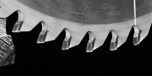 Видны сколы зубьев. Если материал чистый (с АТП)  стойкость фрезы хорошая. (5418 просмотров) <a class='original' href='./download/file.php?id=74813&mode=view' target=_blank>Загрузить оригинал (304.72 КБ)</a>