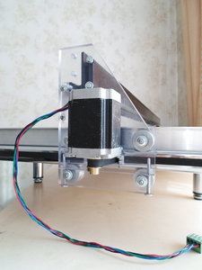 Прикрутил к ней палку от плоттера (9082 просмотра) <a class='original' href='./download/file.php?id=75378&mode=view' target=_blank>Загрузить оригинал (6.14 МБ)</a>