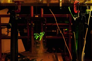 граффити робот .JPG (6720 просмотров) <a class='original' href='./download/file.php?id=754&mode=view' target=_blank>Загрузить оригинал (479.86 КБ)</a>