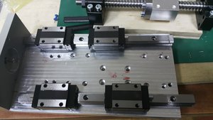 рельсики на ось Z (5421 просмотр) <a class='original' href='./download/file.php?id=75481&mode=view' target=_blank>Загрузить оригинал (4.43 МБ)</a>