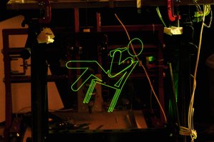 рисование светом.JPG (14253 просмотра) <a class='original' href='./download/file.php?id=762&sid=7af7c3568d579eb6833c1a0849a21f59&mode=view' target=_blank>Загрузить оригинал (462.71 КБ)</a>