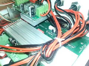 Внутренности контроллера 2 (2156 просмотров) <a class='original' href='./download/file.php?id=76693&mode=view' target=_blank>Загрузить оригинал (323.51 КБ)</a>