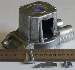 Одним ударом молотка... стенка корпуса лежит рядом, её и исследовал. (3670 просмотров) <a class='original' href='./download/file.php?id=77181&mode=view' target=_blank>Загрузить оригинал (1.62 МБ)</a>