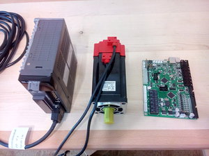 Сервопривод и контроллер (4588 просмотров) <a class='original' href='./download/file.php?id=78881&mode=view' target=_blank>Загрузить оригинал (2.9 МБ)</a>