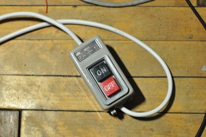 выключатель самодельный чпу станок.JPG (120119 просмотров) <a class='original' href='./download/file.php?id=797&mode=view' target=_blank>Загрузить оригинал (512.19 КБ)</a>