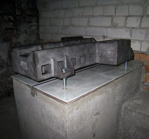 станина на тумбе.jpg (3399 просмотров) <a class='original' href='./download/file.php?id=82268&mode=view' target=_blank>Загрузить оригинал (4.39 МБ)</a>