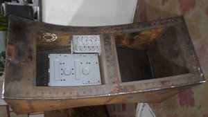 здесь видно площадку под материнку и слот под диски (3237 просмотров) <a class='original' href='./download/file.php?id=82459&mode=view' target=_blank>Загрузить оригинал (938.19 КБ)</a>