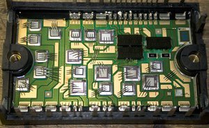 30-power-module.jpg (2693 просмотра) <a class='original' href='./download/file.php?id=83986&mode=view' target=_blank>Загрузить оригинал (113.6 КБ)</a>