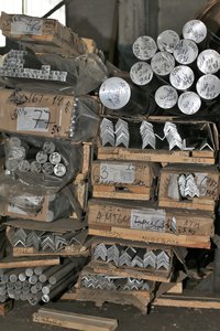 Уголки-профили АМГ6 и квадратные прутки Д16Т и Д16ТПП от 12х12мм до 120х120мм (24610 просмотров) <a class='original' href='./download/file.php?id=85047&sid=1f661b91cd4f73ae22b88d3c7dcf2dc7&mode=view' target=_blank>Загрузить оригинал (3.01 МБ)</a>