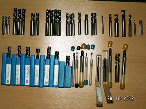 Набор фрез. Сверху быстрорез, снизу американские фрезы. (6245 просмотров) <a class='original' href='./download/file.php?id=8825&mode=view' target=_blank>Загрузить оригинал (2.29 МБ)</a>