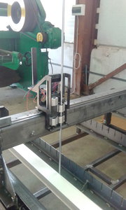 Каретка. Пока вставил вал, чтобы соблюсти соосность. И чтобы вал не потерялся :) (3923 просмотра) <a class='original' href='./download/file.php?id=89423&mode=view' target=_blank>Загрузить оригинал (709.77 КБ)</a>