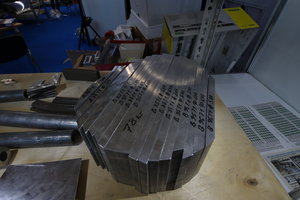 Для выставки порезали толстые прутки В95Т1 и Д16Т &quot;вдоль волокна&quot; (5466 просмотров) <a class='original' href='./download/file.php?id=90162&mode=view' target=_blank>Загрузить оригинал (8.8 МБ)</a>