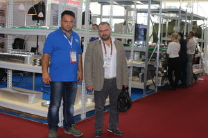 В гости зашёл Александр, руководитель компании из лагеря конкурентов (в списке на нашем сайте) (5453 просмотра) <a class='original' href='./download/file.php?id=90187&mode=view' target=_blank>Загрузить оригинал (8.28 МБ)</a>