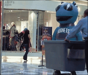 Mascot-scare-instant-karma.gif (3350 просмотров) <a class='original' href='./download/file.php?id=93427&mode=view' target=_blank>Загрузить оригинал (1.99 МБ)</a>